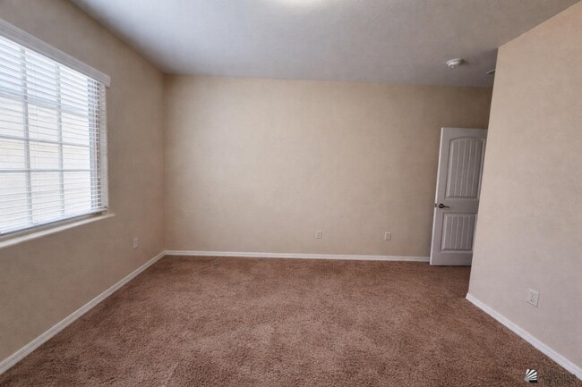 Building Photo - 6090 E Overlook Ln