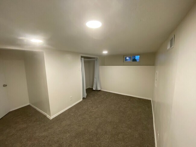 Building Photo - 9322 S 1300 W