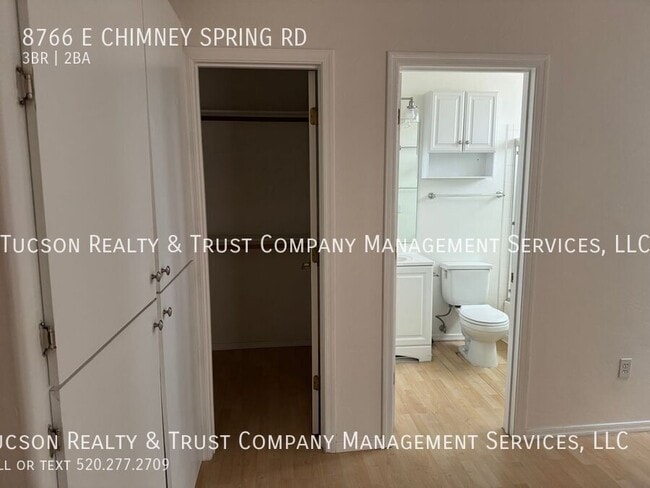 Building Photo - 8766 E Chimney Spring Dr
