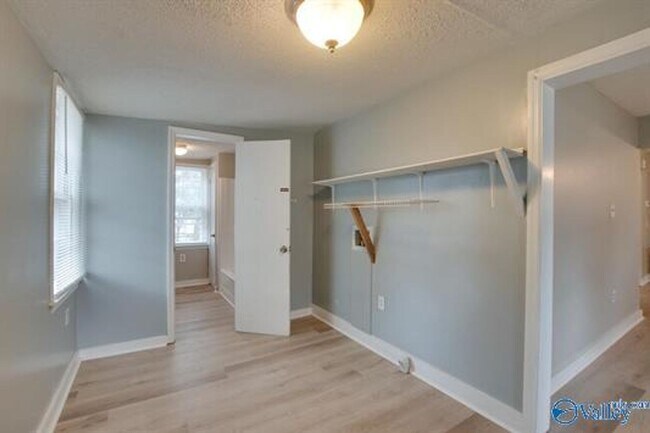 Building Photo - 2603 6th Ave SW