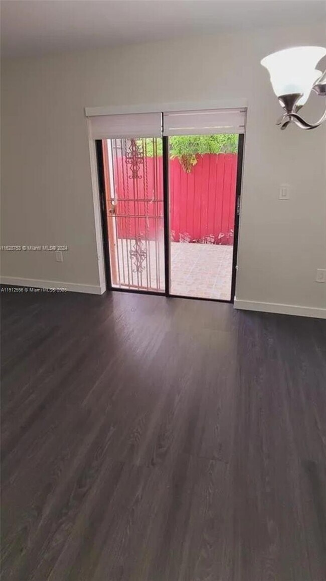 Building Photo - 111 SW 113th Ave