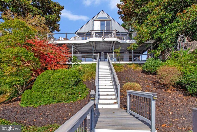 Building Photo - 125 Island View Dr