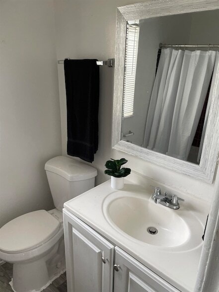 Building Photo - 6 Christopher St