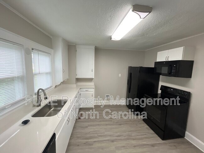 Building Photo - 1103 Jackson St