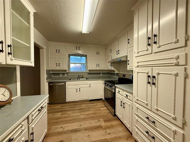 Building Photo - 5721 Carolyn Dr