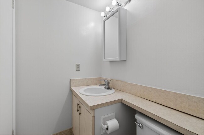 Building Photo - 2015 Cornwall A