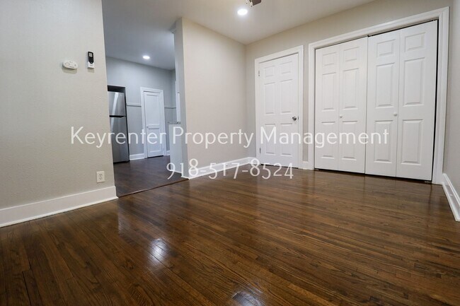Building Photo - 345 S Zunis Ave