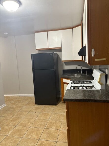 Building Photo - 4957 Hull St