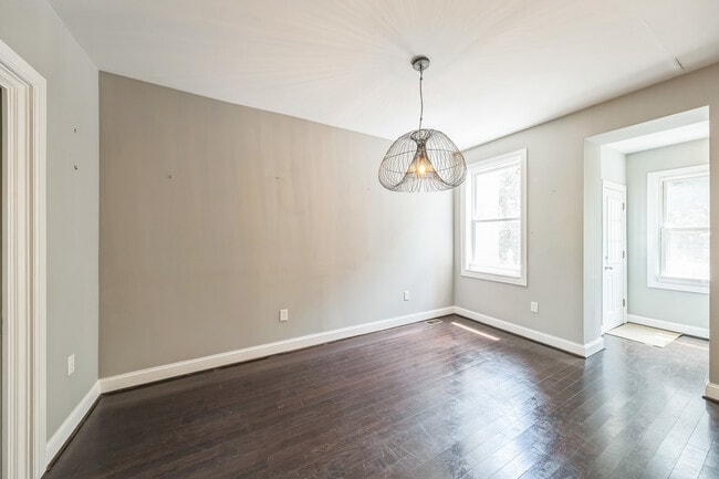 Building Photo - 723 K St NE