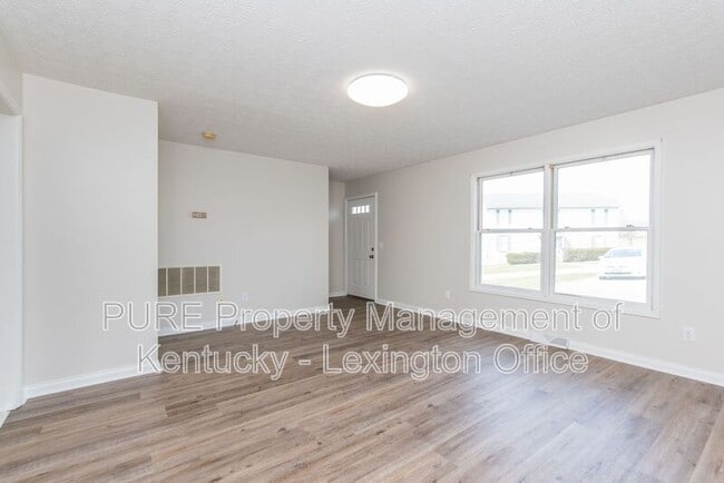 Building Photo - 304 Pigeon Ct