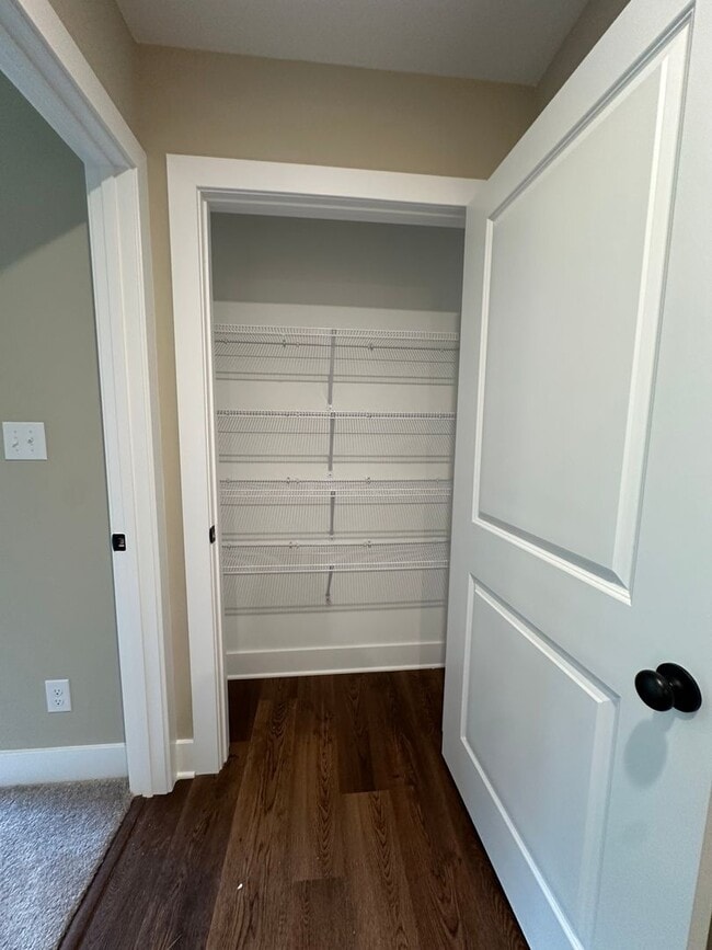 Building Photo - Beautiful new townhouse located in the new...