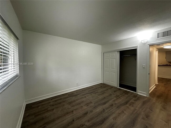 Building Photo - 1400 NE 56th St