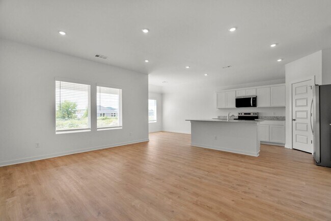 Building Photo - Brand-New 3 Bedroom Home in Prairie Grove! Move-in Ready!