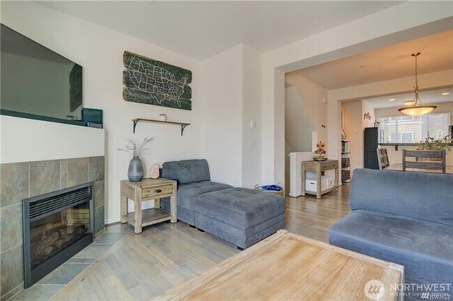 Building Photo - 2Bd/2.25Ba Lynwood Townhome
