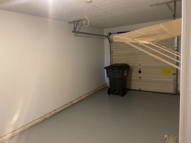 Building Photo - Room in Townhome on Waverly Hills Dr