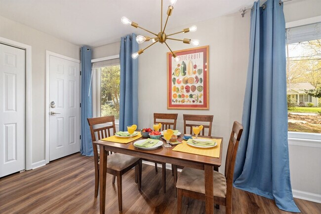 Building Photo - 500 Oak Ave