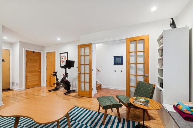 Building Photo - 2455 W Ohio St