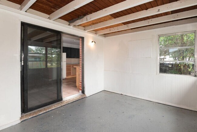 Building Photo - 1491 NW 1st St