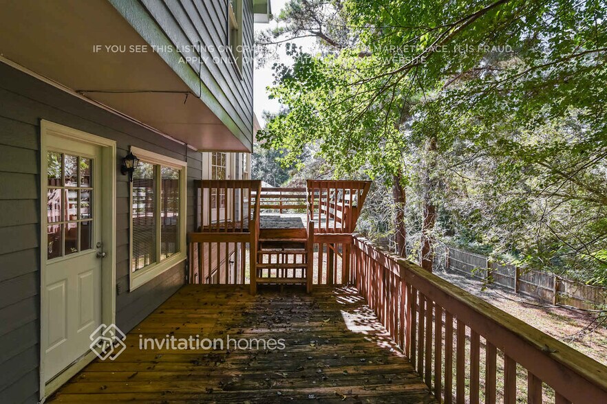 Building Photo - 1870 McDowell Ct