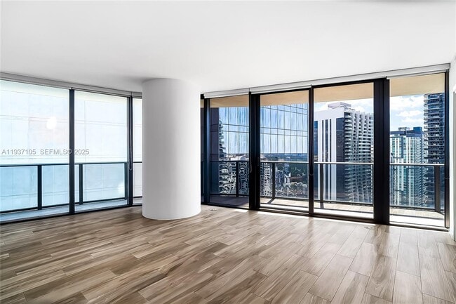 Building Photo - 801 S Miami Ave