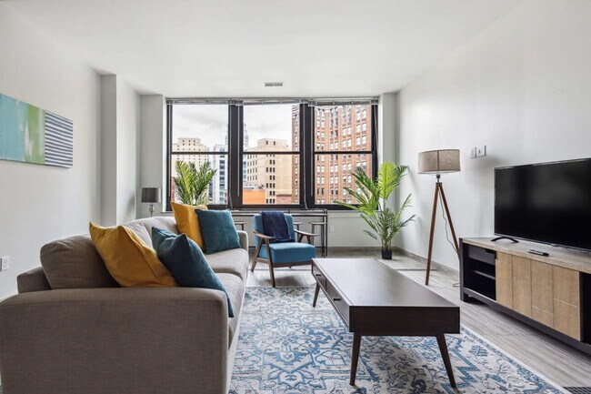 Building Photo - 111 State St