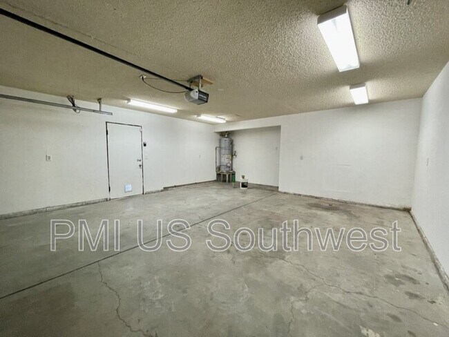 Building Photo - 1394 Mirada Dr