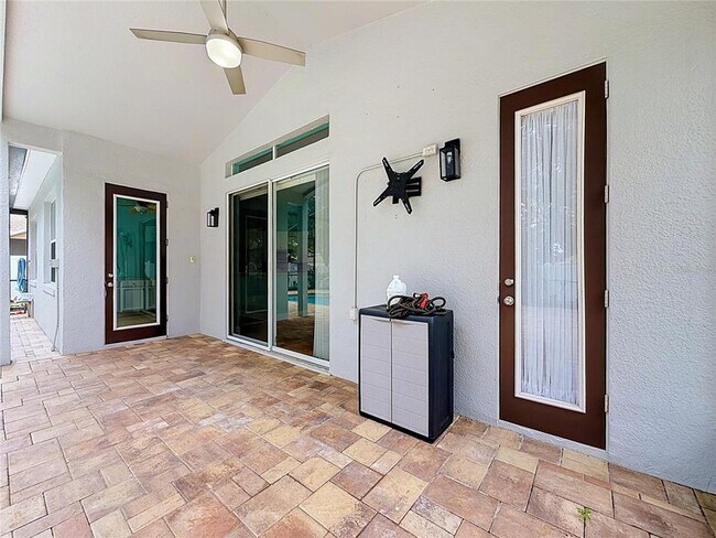 Building Photo - 2947 Majestic Isle Dr