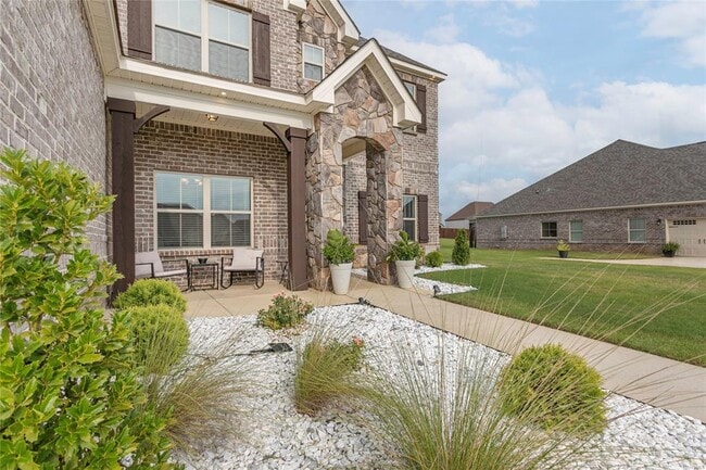 Building Photo - 1250 Charleston Dr