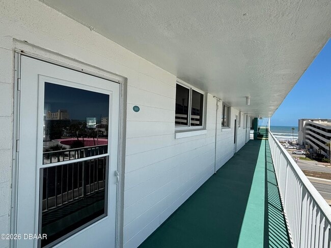 Building Photo - 2727 N Atlantic Ave