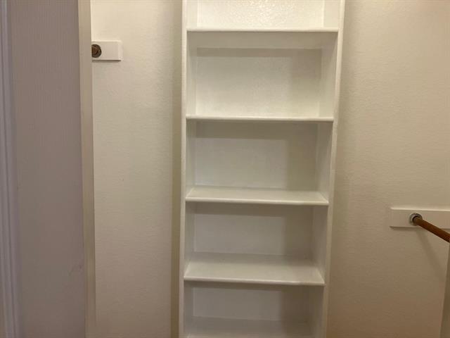 Building Photo - 2116 Sol Dr