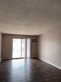Building Photo - 1833 Seven Pines Road