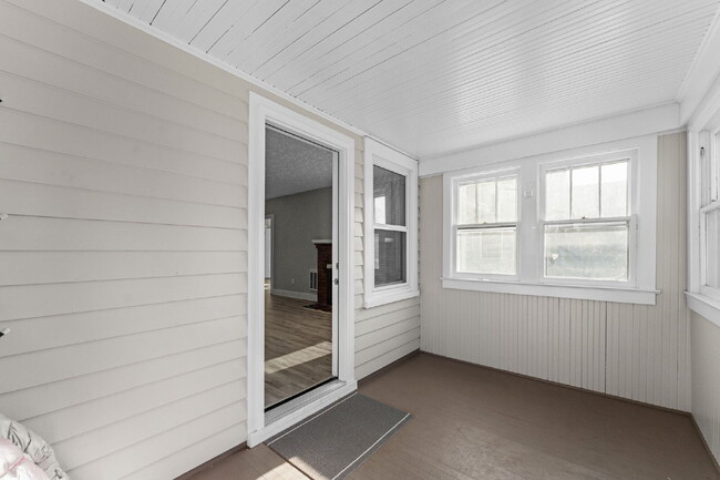 Building Photo - 254 Pocahontas Pl