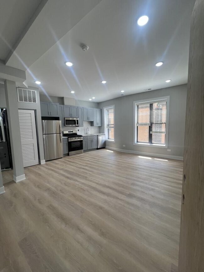 Building Photo - 1 bedroom in Chicago IL 60614