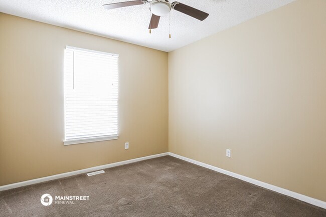 Building Photo - 1100 NE Ridgeview Dr