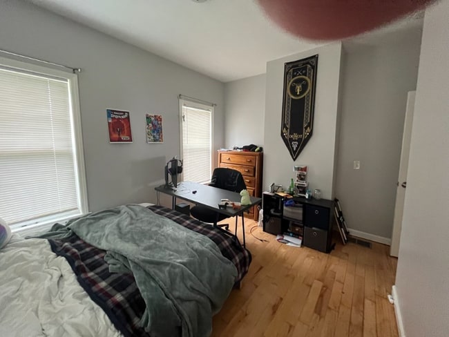 Building Photo - 47 Hale St