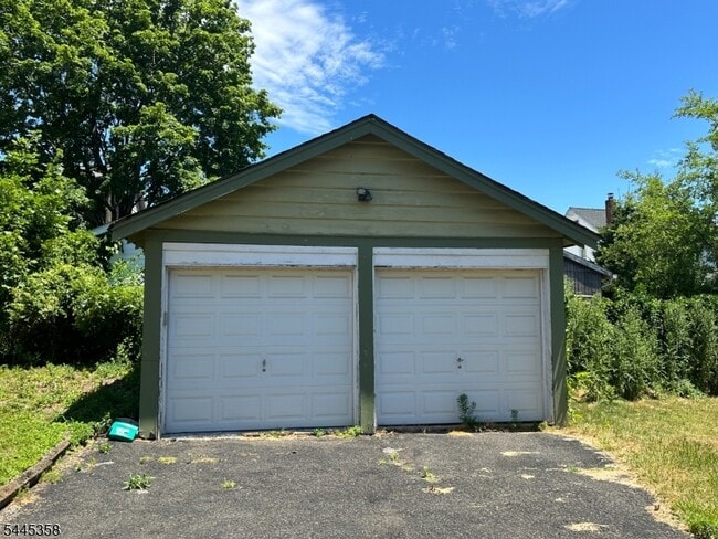 Building Photo - 43 Cypress St