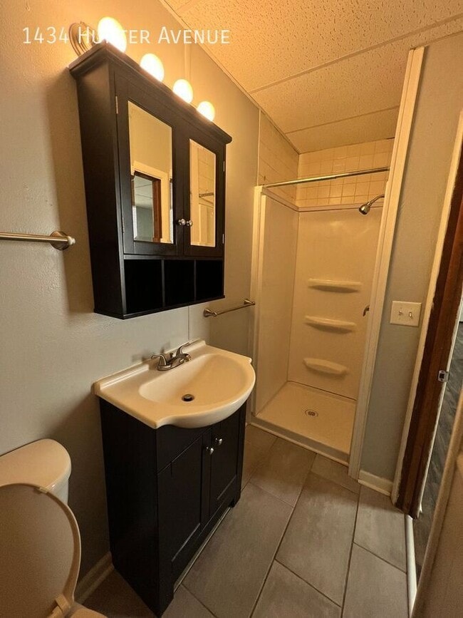 Building Photo - 1434 Hunter Ave