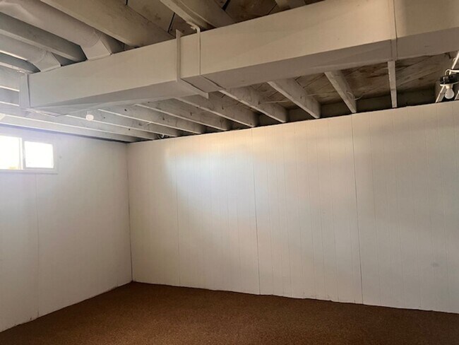 Building Photo - 112 S 100 E