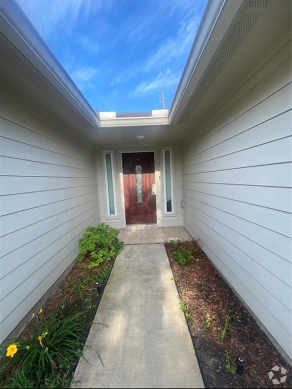 Building Photo - 2103 Squire Dobbins Dr