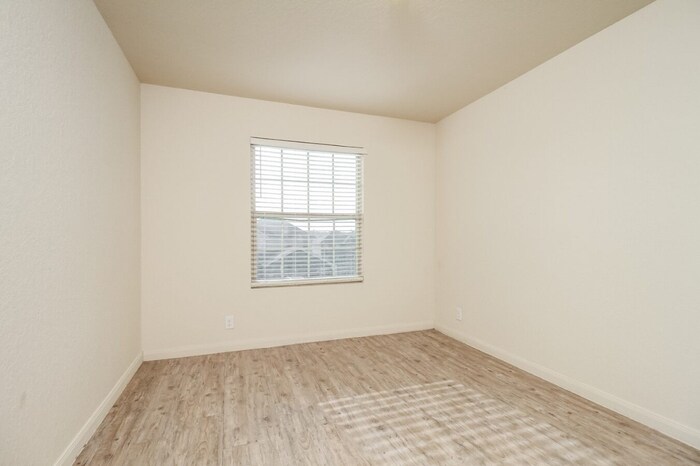 Building Photo - 4730 War Horse Dr