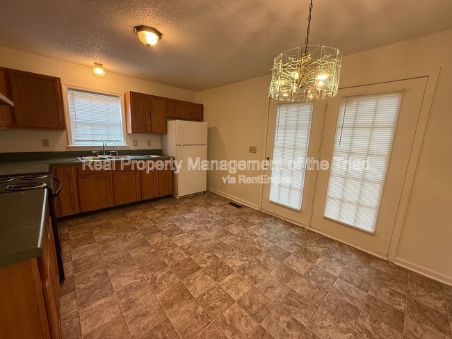 Building Photo - 1805 Cody Ave