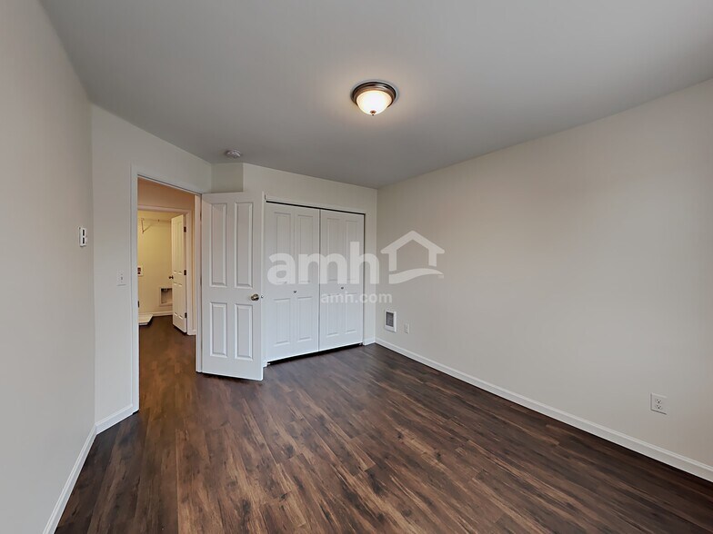Building Photo - 18817 117th Ave Ct E