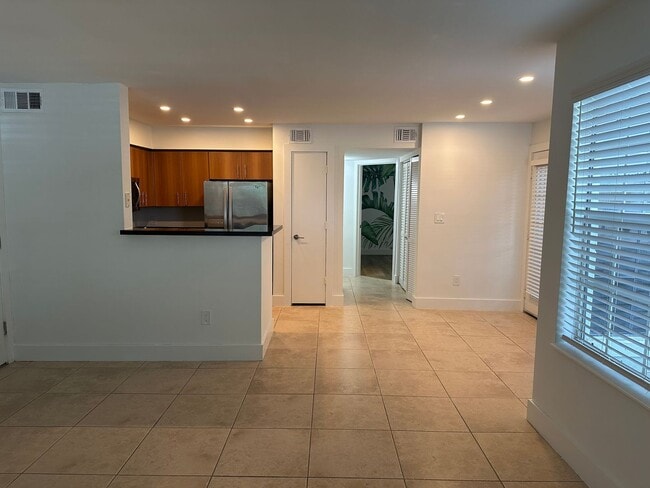 Building Photo - 1275 Crystal Way