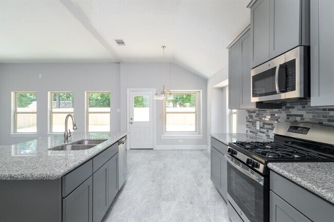 Building Photo - 18219 Willow Edge Dr