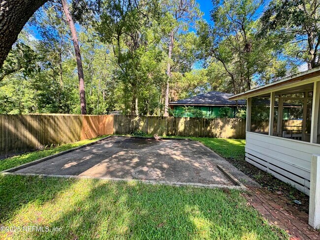 Building Photo - 1276 Menna St