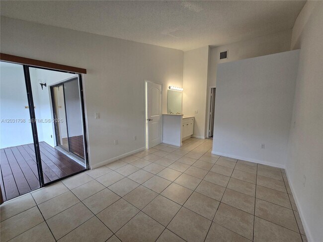 Building Photo - 2231 SW 80th Terrace
