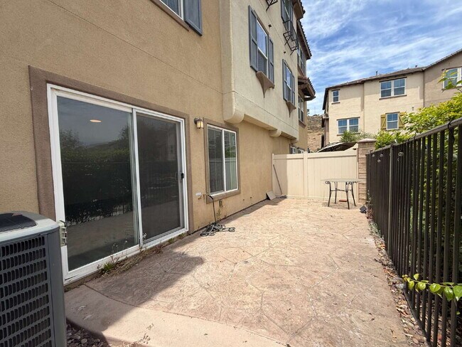 Building Photo - 26706 Lexington Ln