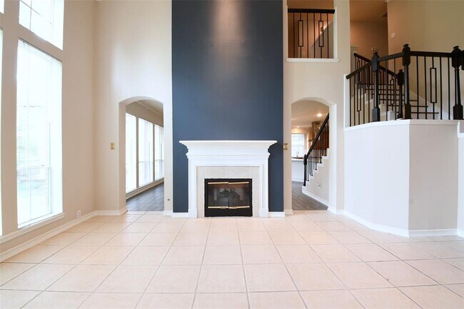 Building Photo - 18719 Racquet Sports Way