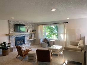 Building Photo - 928 Bartelmy Ln N