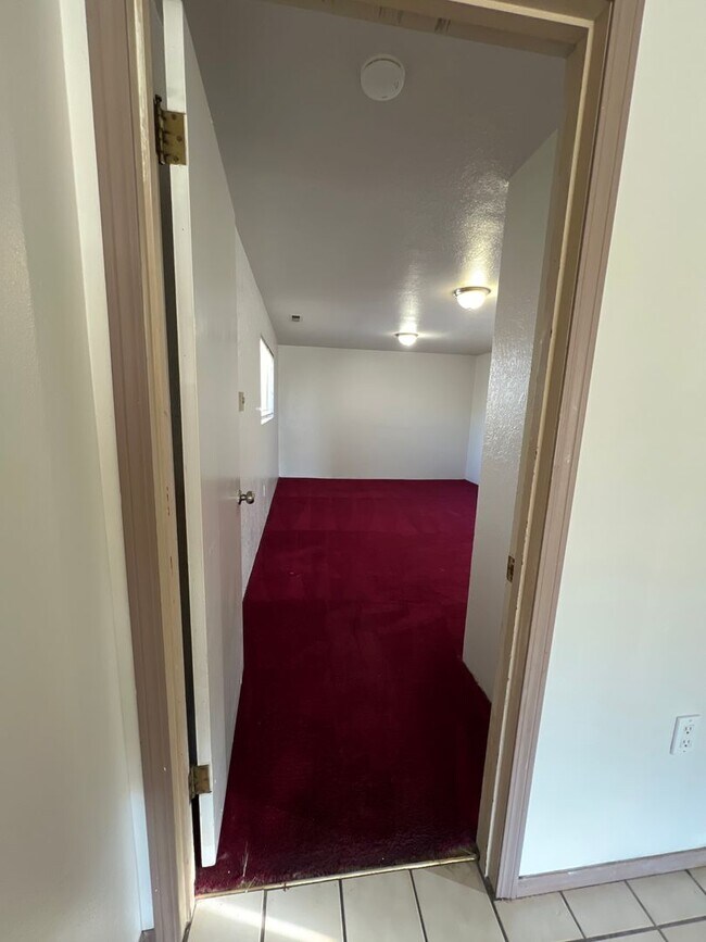 Building Photo - 55th Ave 3+ bedroom with attached oversized 1 car garage